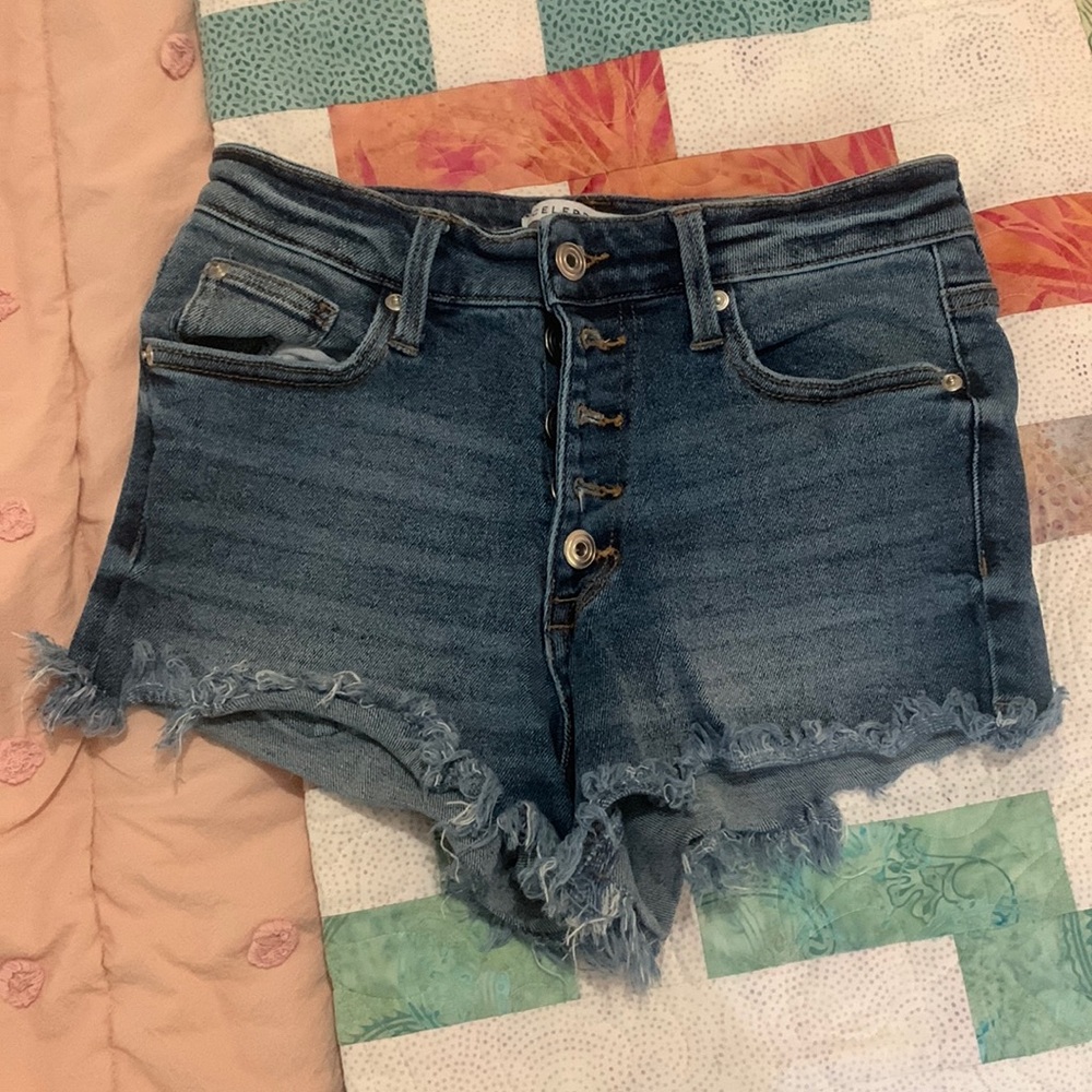 celebrate pink jean shorts. size 5/27.